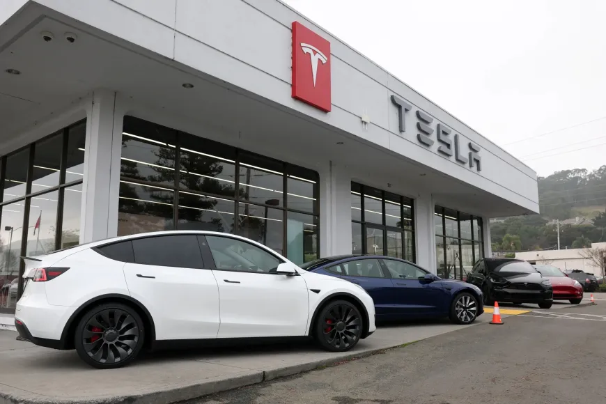 Tesla Redesigning Its Door Handles Following Safety Probe, Bloomberg Investigation