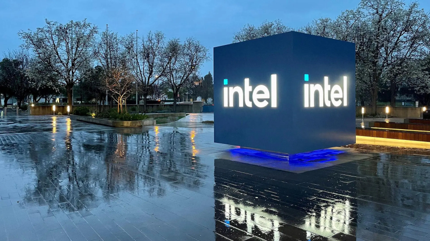 Intel Leadership Shake-Up: Chief of Products Michelle Johnston Holthaus Departs