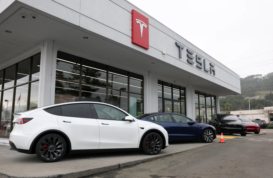 Tesla Redesigning Its Door Handles Following Safety Probe, Bloomberg Investigation