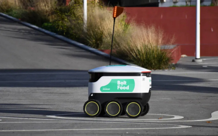 Uber Eats will use Starship sidewalk robots to deliver food in the UK