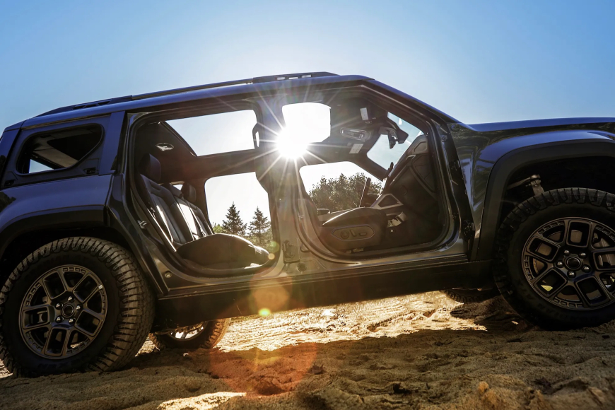 All-Electric Jeep Recon Debuts With 250-Mile Range