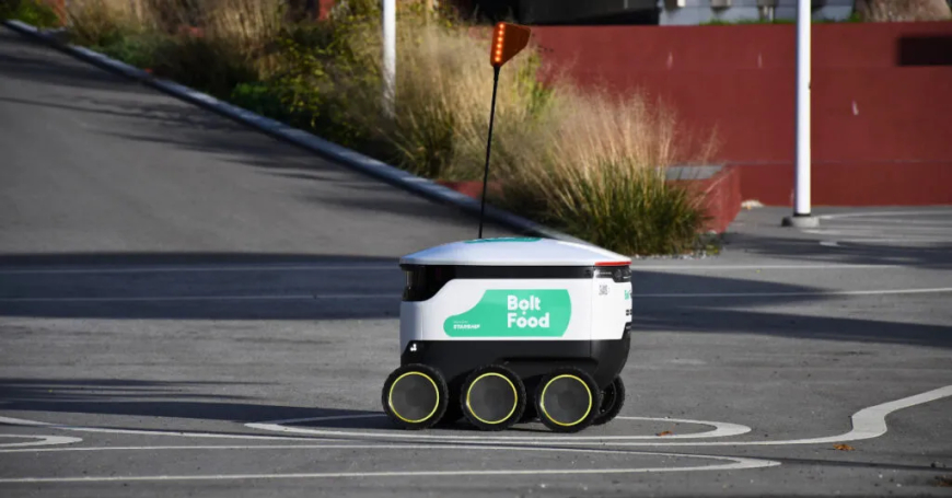 Uber Eats will use Starship sidewalk robots to deliver food in the UK