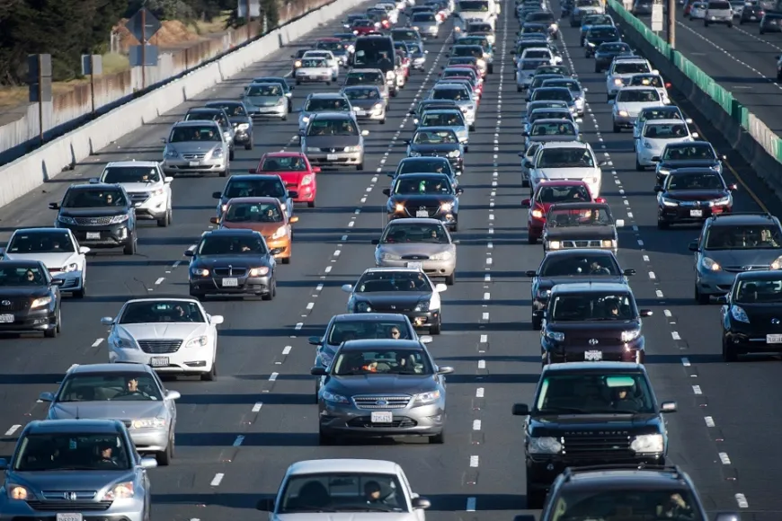 Trump administration rolls back fuel economy standards, again