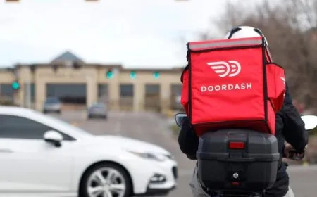 DoorDash Says It Banned Driver Who Seemingly Faked a Delivery Using AI