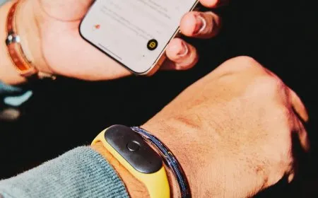 Hands-On With Bee, Amazon’s Latest AI Wearable