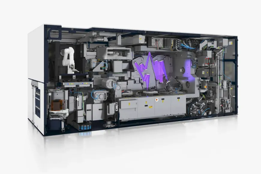 ASML: The Machine That Saved Moore’s Law and Powers the Modern Chip Industry