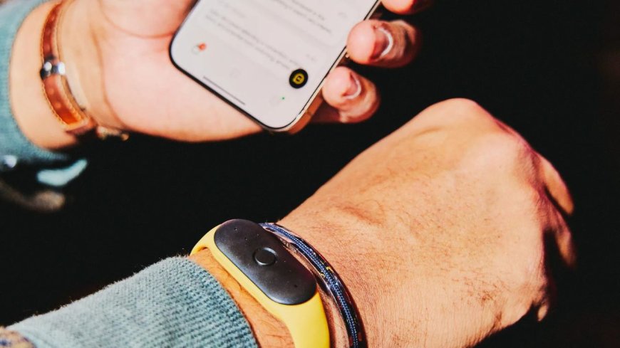 Hands-On With Bee, Amazon’s Latest AI Wearable