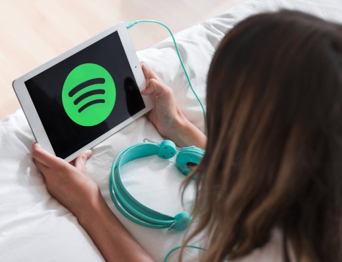 Spotify’s new feature lets you explore the story behind the song you’re listening to
