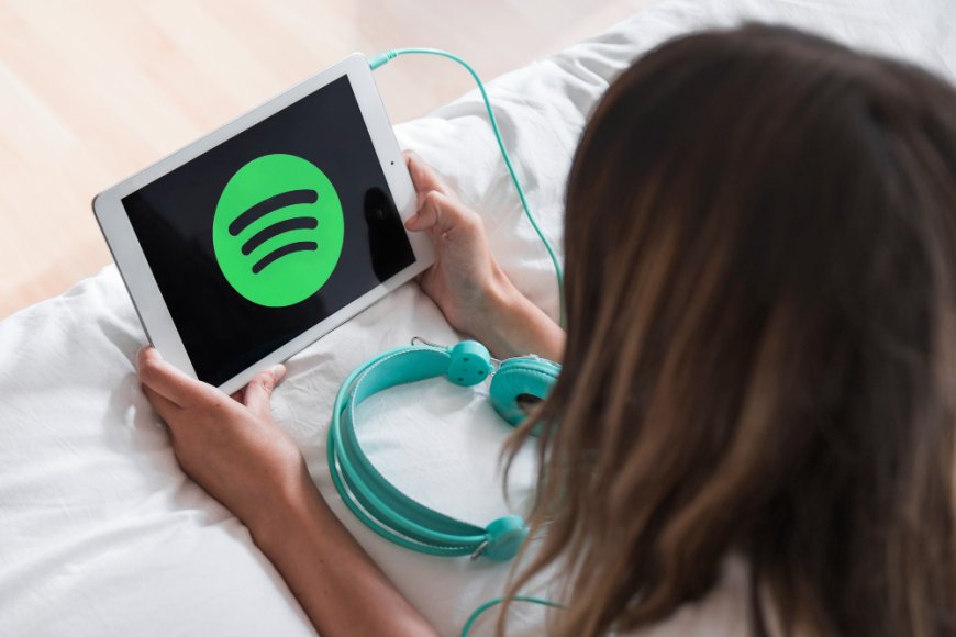 Spotify’s new feature lets you explore the story behind the song you’re listening to