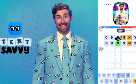 Remember HQ? ‘Quiz Daddy’ Scott Rogowsky is back with TextSavvy, a daily mobile game show