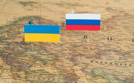 Russians accused of using advanced iPhone hacking tools to steal Ukrainian personal data