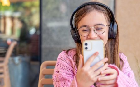 Report: Apple Music plans transparency labels to identify AI-generated music