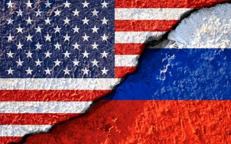 A US defence contractor suspected of creating iPhone hacking tools was later used by Russian spies in Ukraine