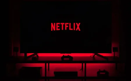 Netflix withdraws from Warner Bros. Discovery bid, clearing path for Ellison-backed Paramount deal