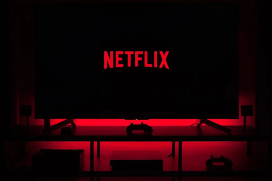 Netflix withdraws from Warner Bros. Discovery bid, clearing path for Ellison-backed Paramount deal