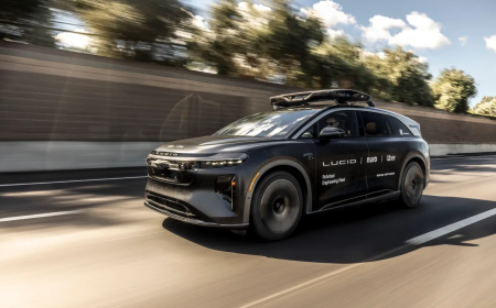 Uber and Nuro start trials of premium robotaxi service in San Francisco