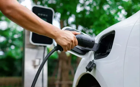 Global EV Market Splits as US Falls Behind in Electric Vehicle Growth