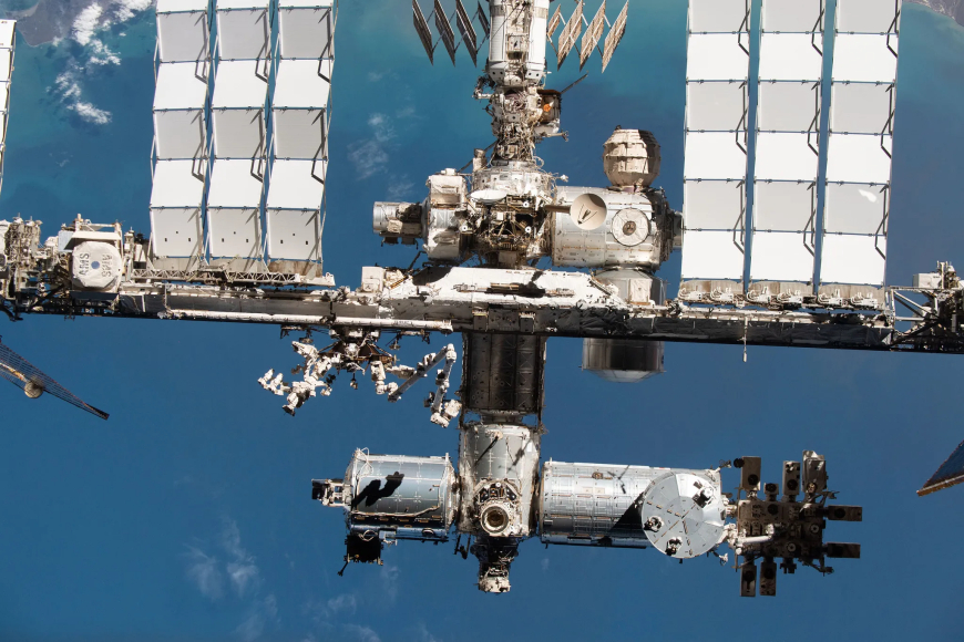 ISS Crew Takes Temporary Refuge in SpaceX Dragon During Air Leak Repairs
