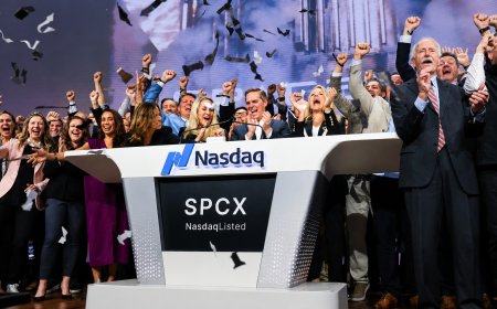 SpaceX Share Sale Surges 19%, Creating the World’s First Trillionaire