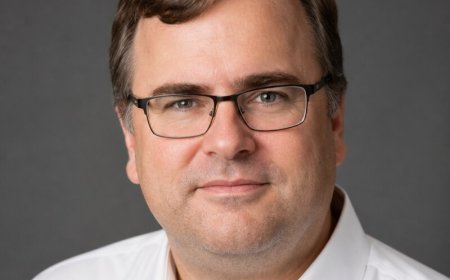 LinkedIn Co-Founder Reid Hoffman Steps Down From Microsoft Board to Focus on AI Startup Manus