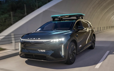 Uber Expands Premium Robotaxi Service With Houston Launch Planned for 2027