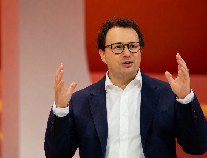 Anthropic’s Dario Amodei Says He Doesn’t Oppose Open-Weight Models but Fears Chinese AI