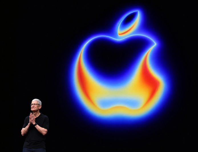 Apple Delays Smart Glasses Launch as Privacy Concerns Take Centre Stage