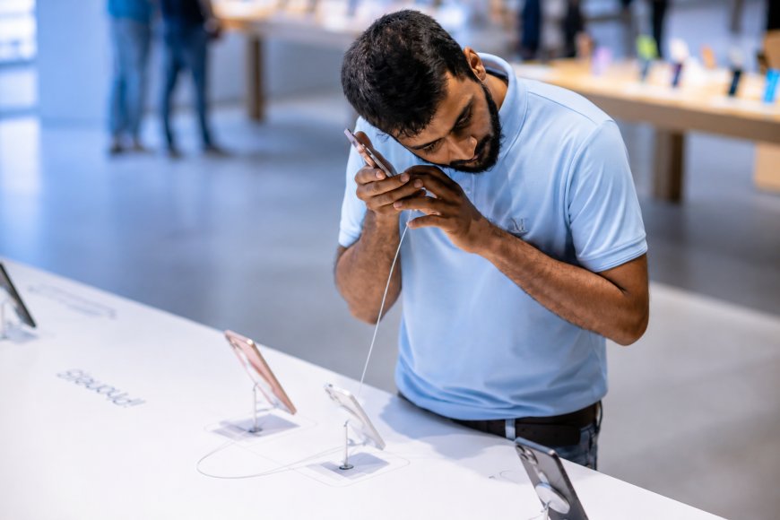 India Launches $19.8 Billion Manufacturing Push to Expand Smartphone and Chip Production