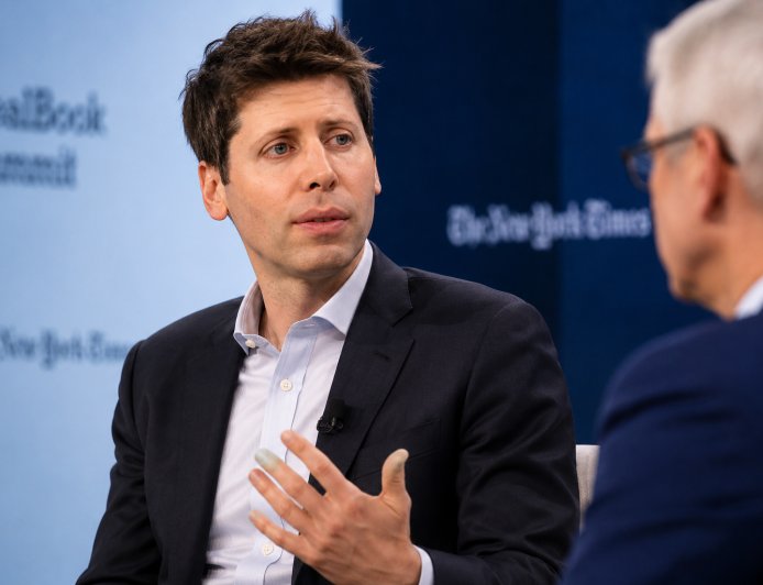 Apple Seeks Injunction in Trade Secrets Case Against OpenAI
