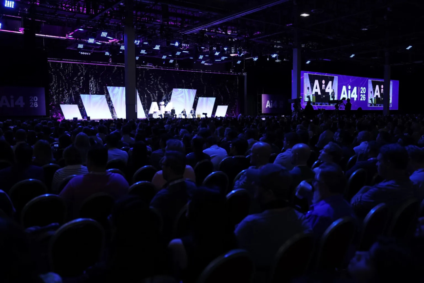 AI Pioneers Hinton, Li and Ng Debate Open Models and Safety