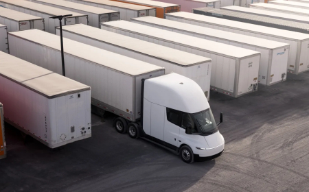 Einride Plans to Add 500 Tesla Semis to Electric Truck Fleet