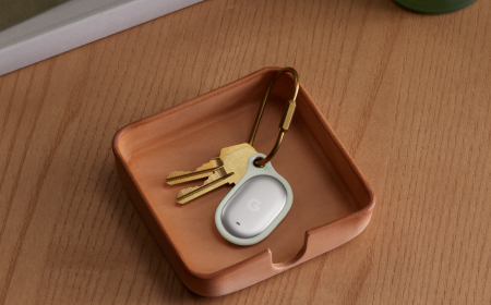 Google Launches $29 Pixel Tag to Take On Apple’s AirTag