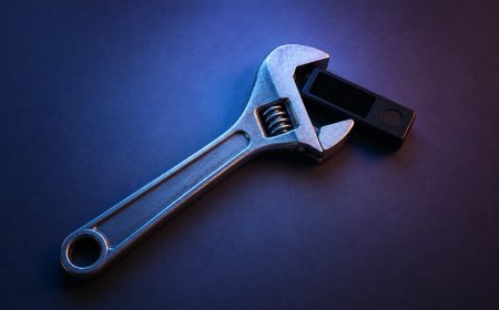 Trezor, SafePal Data Breaches Raise Security Risks for Hardware Wallet Owners