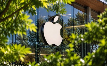Apple Store Creator Ron Johnson Says AI Will Not Replace Physical Shopping
