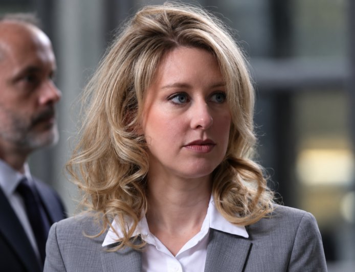 Developer Recreates Elizabeth Holmes’ Theranos Desk With Trial Evidence
